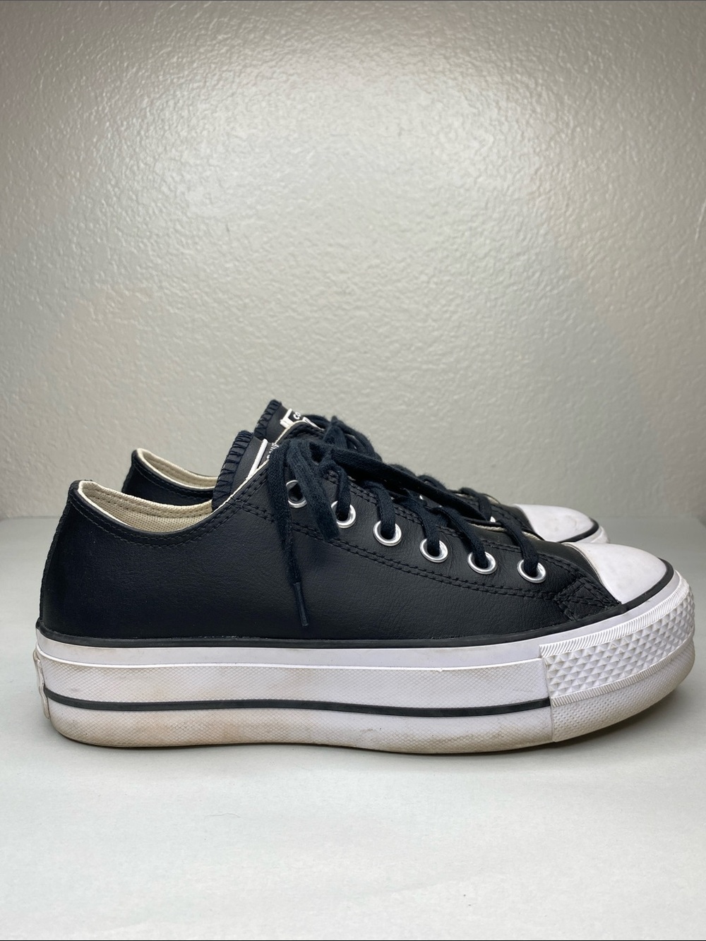 Converse Chuck Taylor All Star Lift Leather Platform Sneakers Black Women Size 7